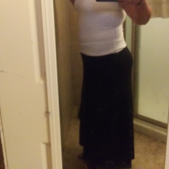 Black Maxi skirt - Picture 2 of 3